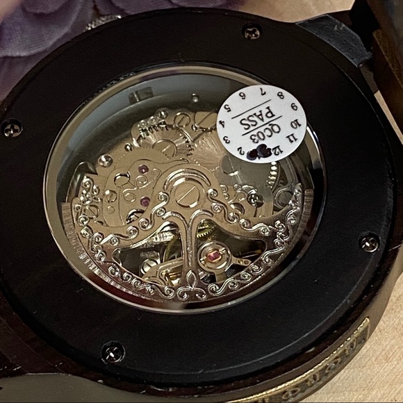 Luxury 100% Handmade Ebony and Sandalwood Automatic Kinetic Skeleton Watch - Picture 14 of 16